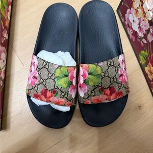 Gucci Floral Print Slides with Black Soles